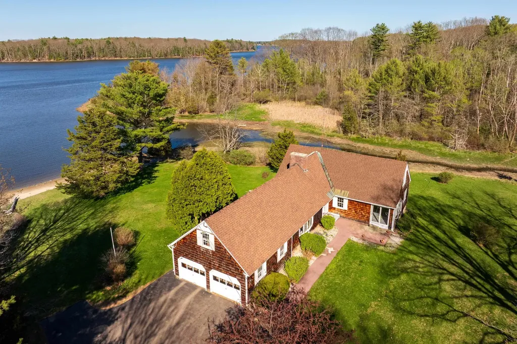 26 Mathes Cove Road Durham NH 03824