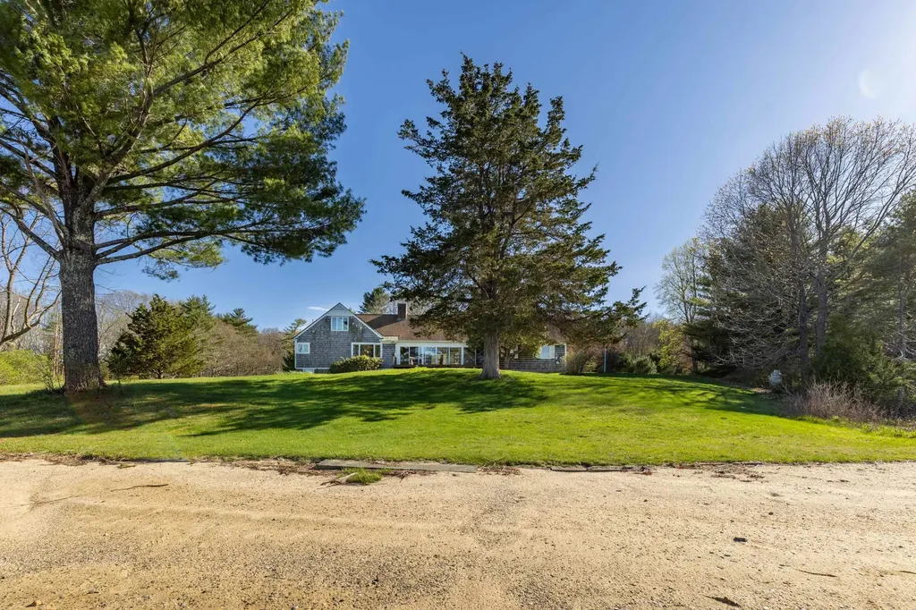 26 Mathes Cove Road Durham NH 03824
