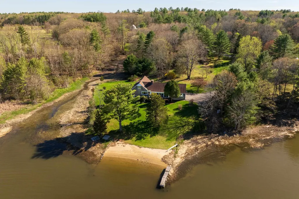26 Mathes Cove Road Durham NH 03824