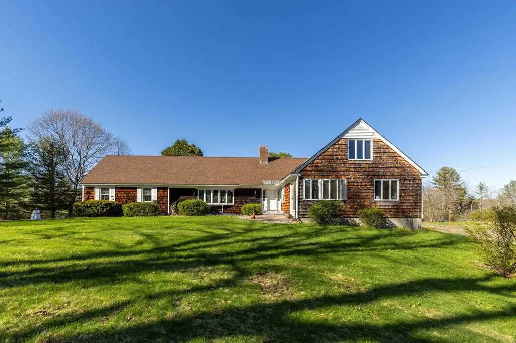 26 Mathes Cove Road Durham NH 03824