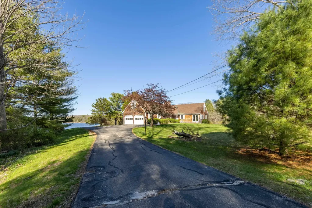 26 Mathes Cove Road Durham NH 03824