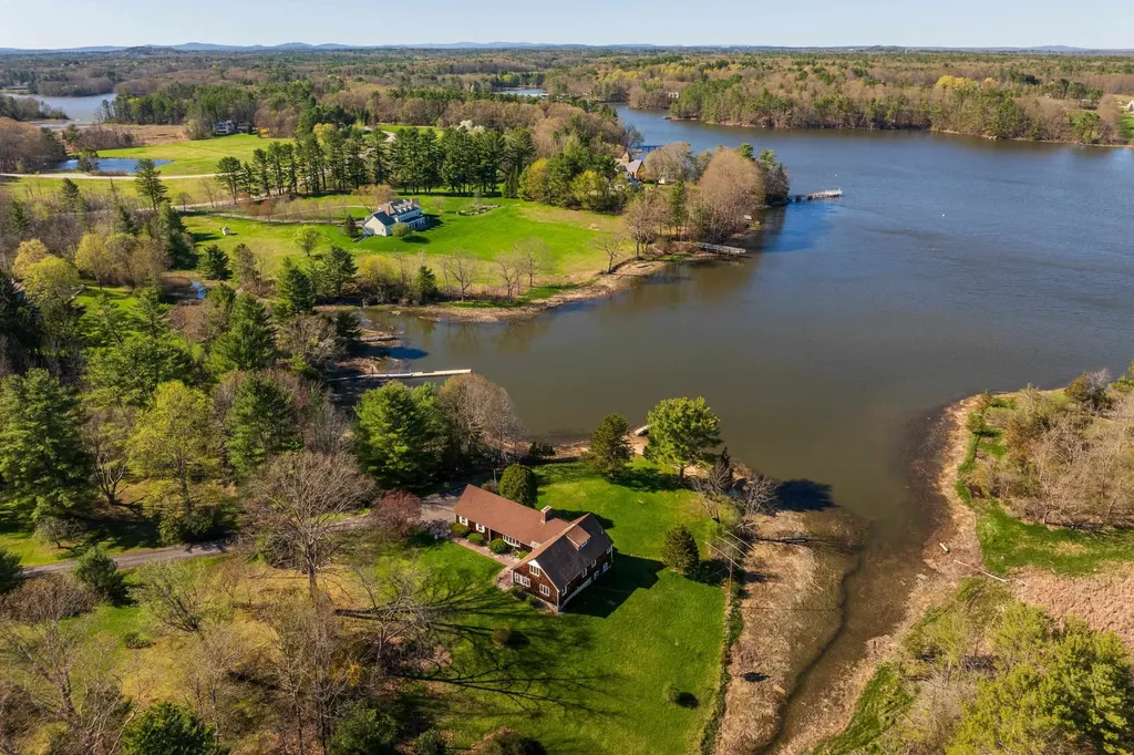 26 Mathes Cove Road Durham NH 03824