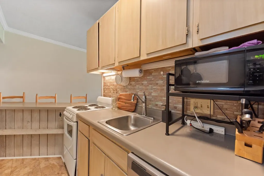 34 Weetamoo Trail Campton NH 03223