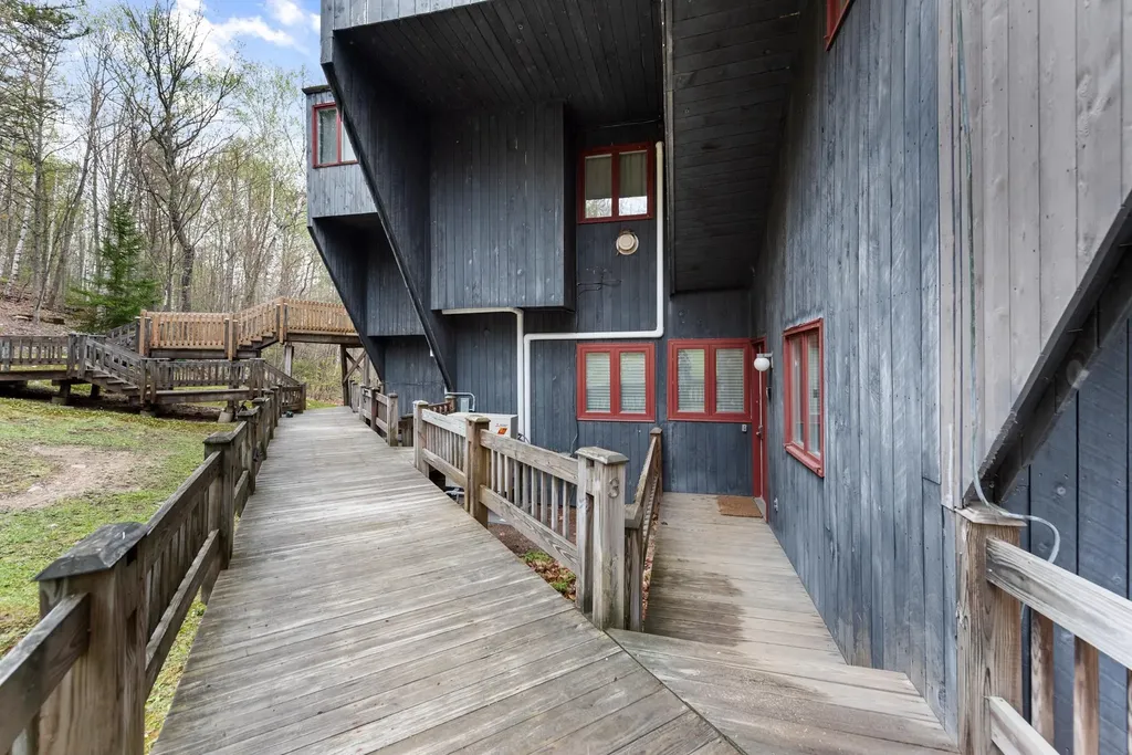 34 Weetamoo Trail Campton NH 03223