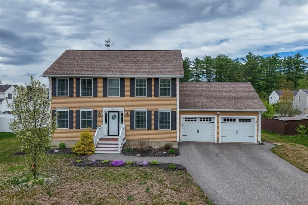14 Amy Way Concord NH 03303