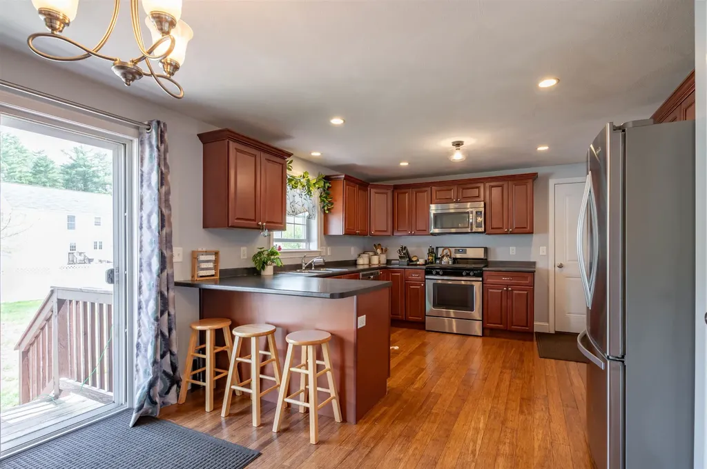 14 Amy Way Concord NH 03303