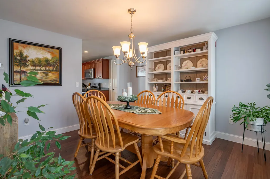 14 Amy Way Concord NH 03303