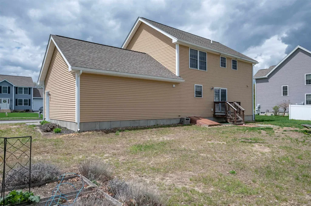 14 Amy Way Concord NH 03303