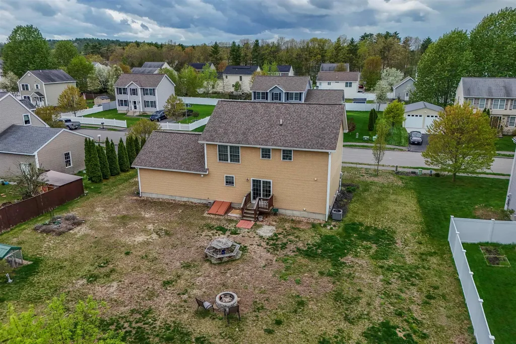 14 Amy Way Concord NH 03303