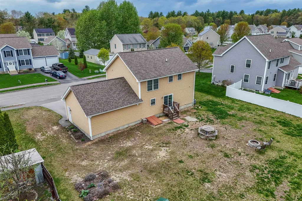 14 Amy Way Concord NH 03303