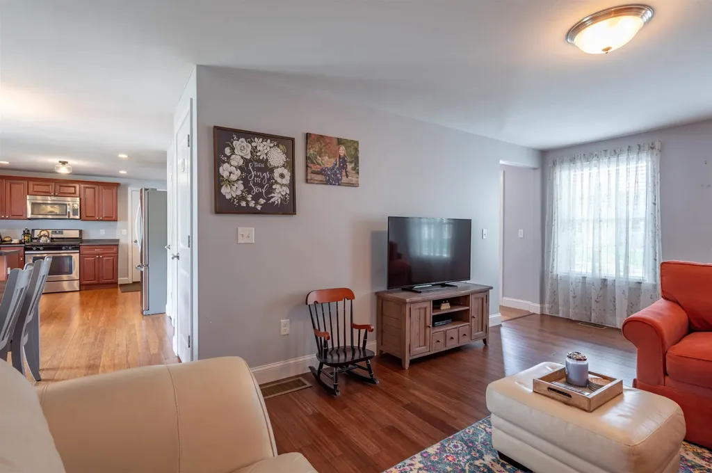 14 Amy Way Concord NH 03303