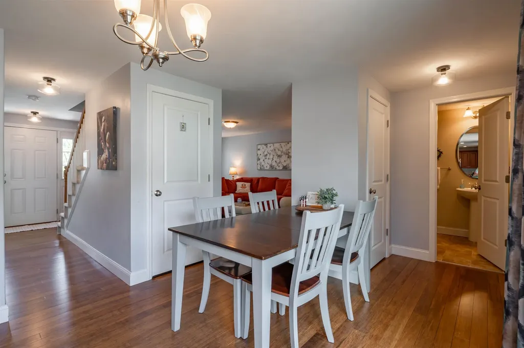 14 Amy Way Concord NH 03303