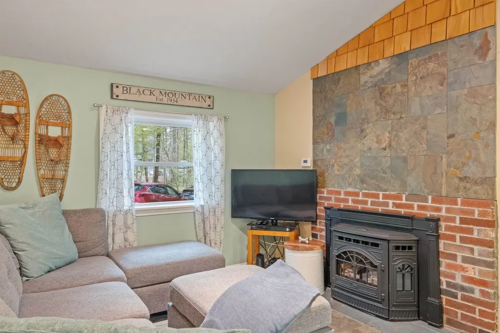 34 Bay Road Conway NH 03818