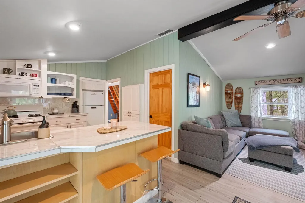 34 Bay Road Conway NH 03818