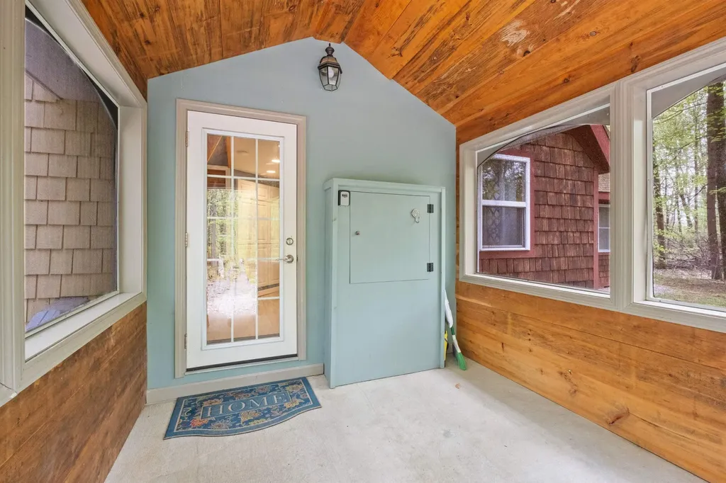 34 Bay Road Conway NH 03818