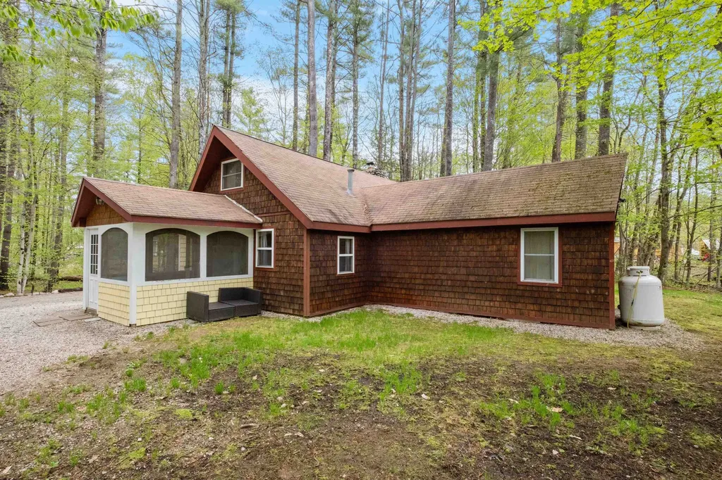 34 Bay Road Conway NH 03818