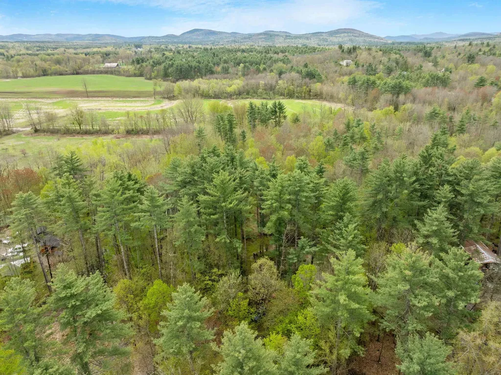 34 Bay Road Conway NH 03818