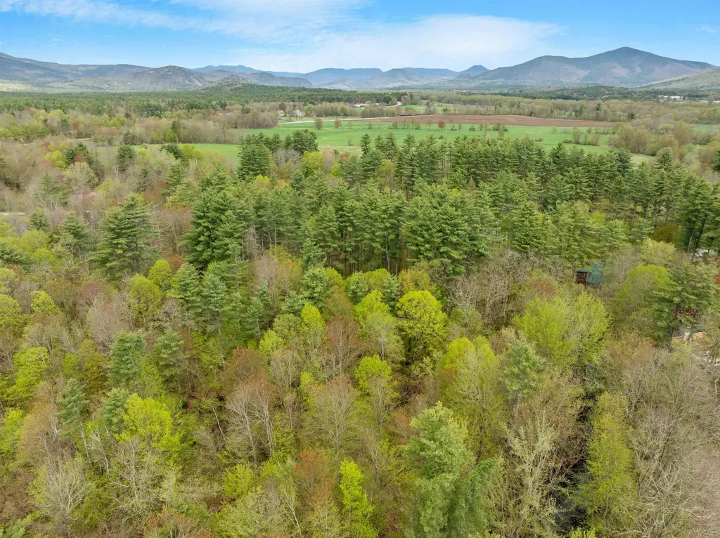 34 Bay Road Conway NH 03818