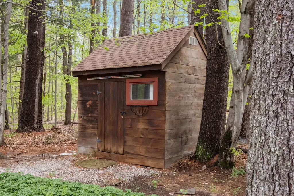 34 Bay Road Conway NH 03818