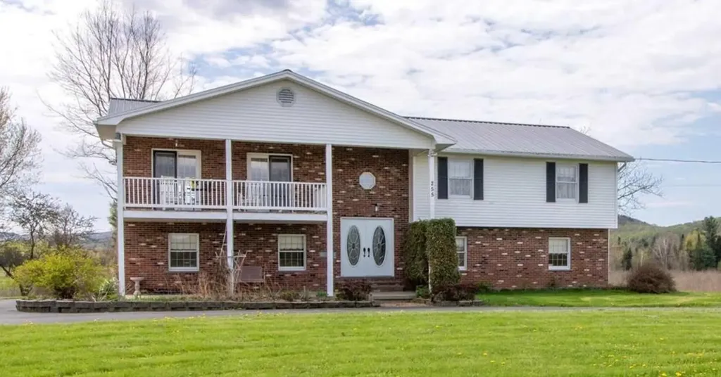 255 Vt Route 58 W Irasburg VT 05845