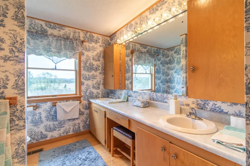 255 Vt Route 58 W Irasburg VT 05845