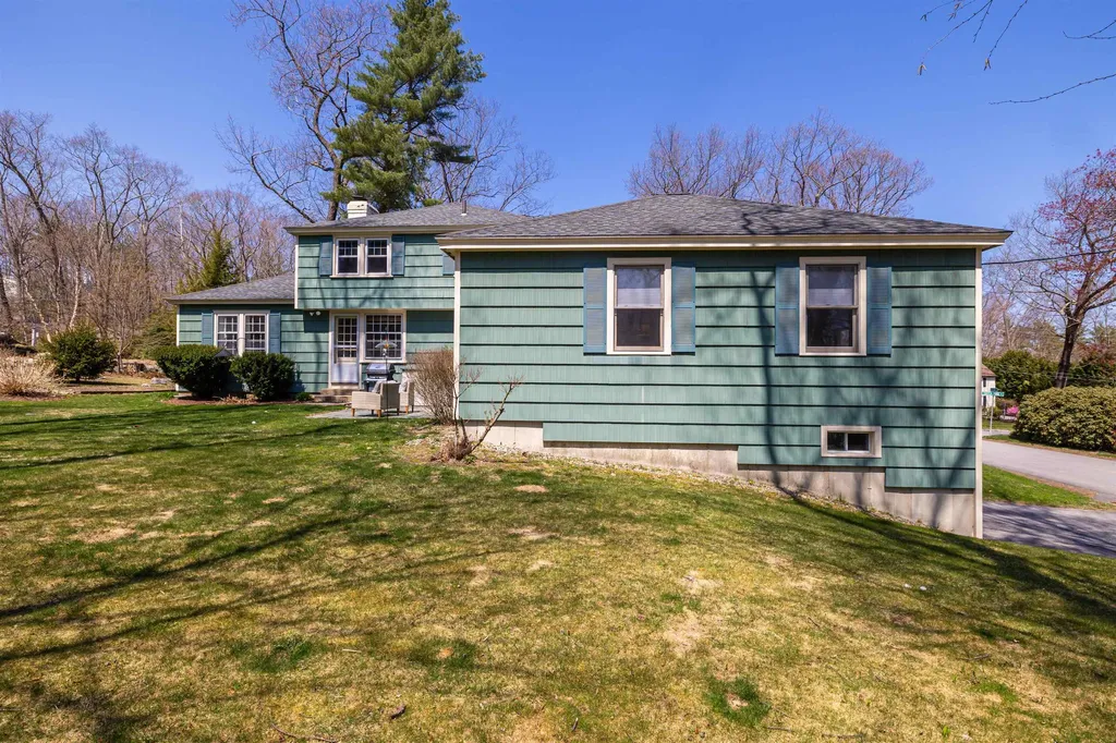 33 Thayer Pond Road Concord NH 03301