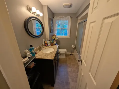 33 Newburgh Road Nashua NH 03062