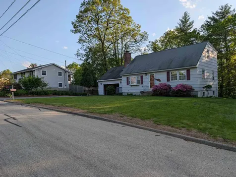33 Newburgh Road Nashua NH 03062