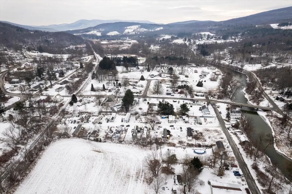 60 Lincoln Street Pownal VT 05261