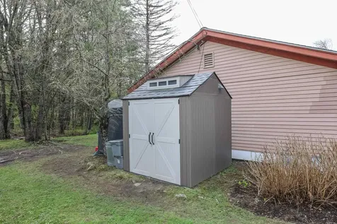 4 Gerald Drive Newbury NH 03225