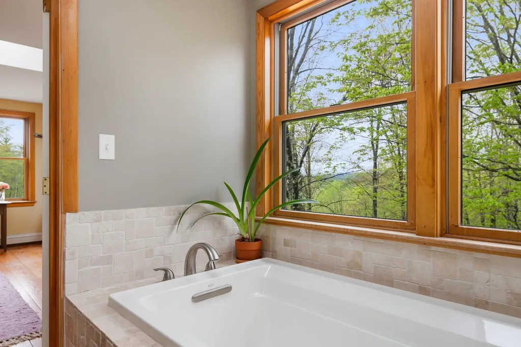 186 Iron Kettle Road Warner NH 03278