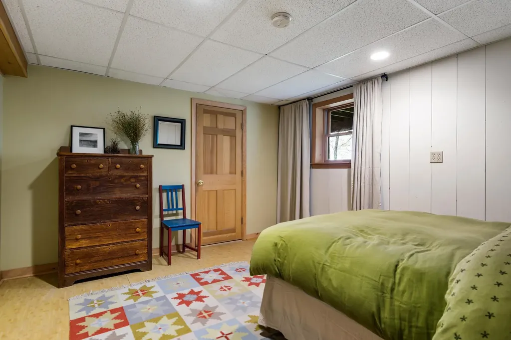 186 Iron Kettle Road Warner NH 03278