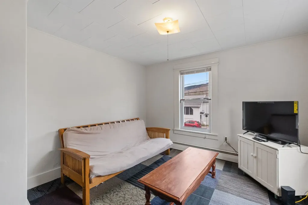 25 Main Street Woodstock NH 03262