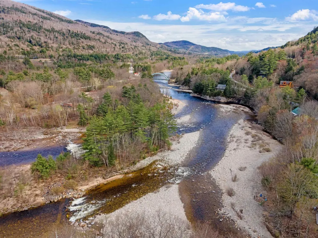 25 Main Street Woodstock NH 03262