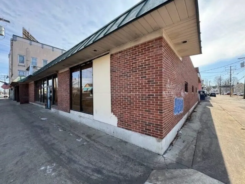 4-10 West Hollis Street Nashua NH 03060