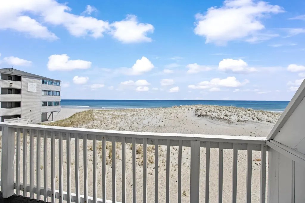 14 Atlantic Avenue Hampton NH 03842