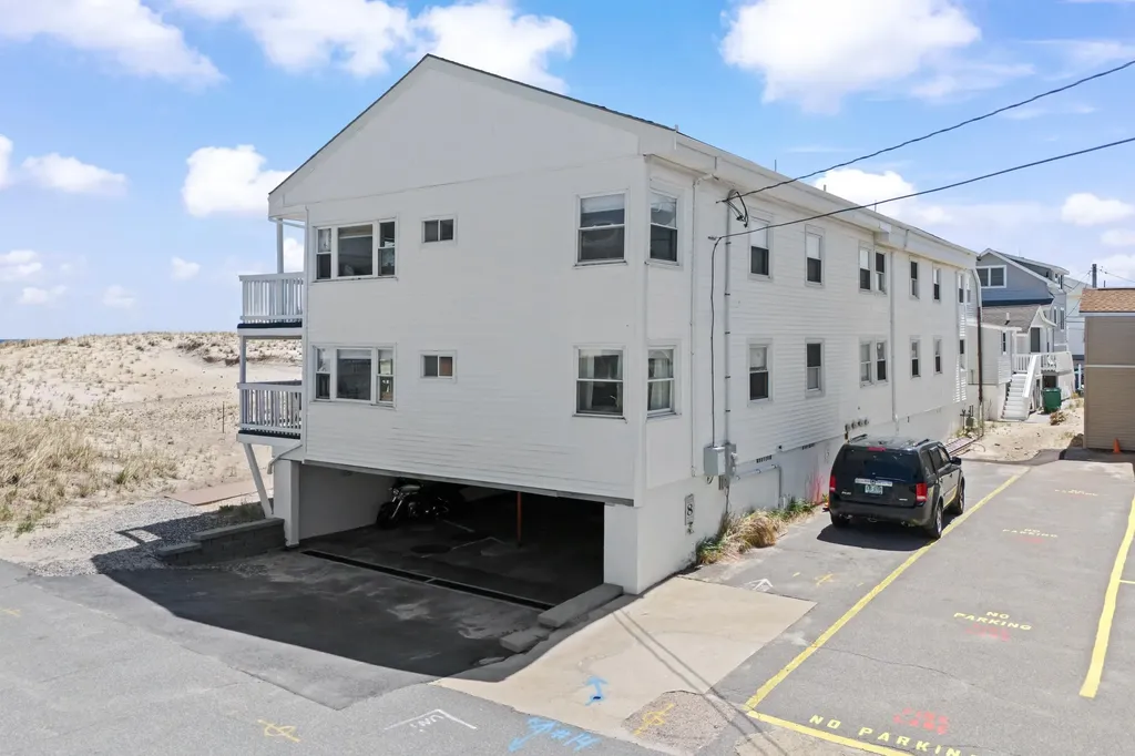 14 Atlantic Avenue Hampton NH 03842