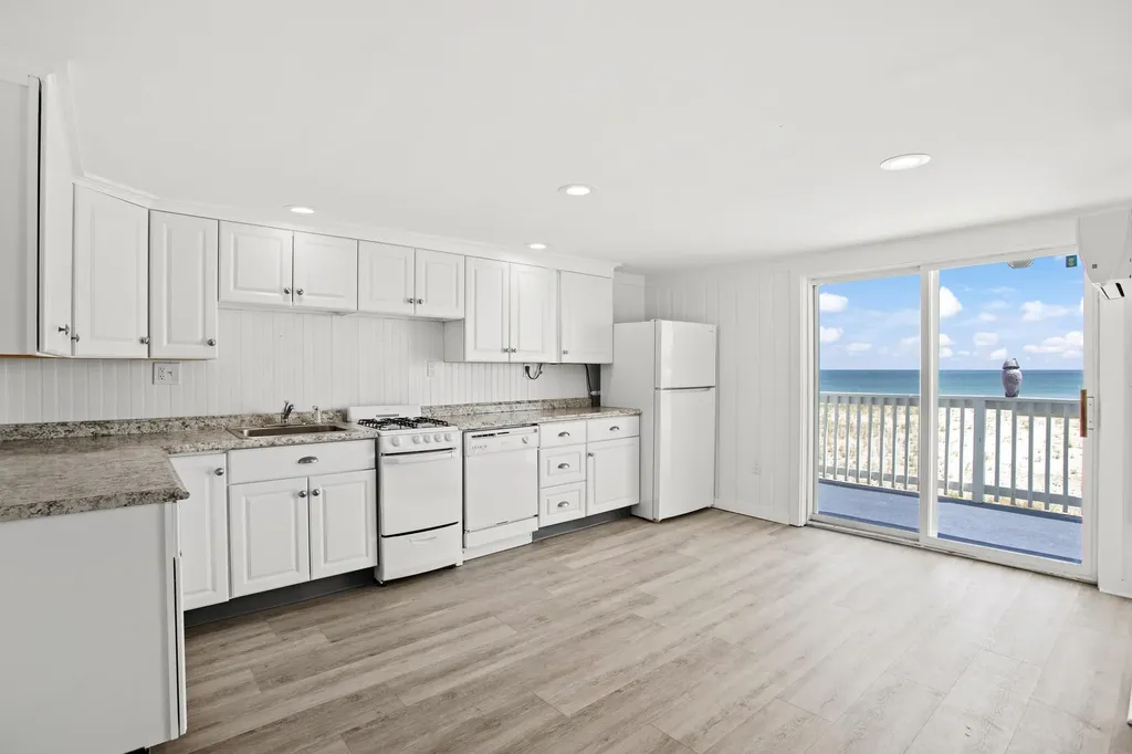 14 Atlantic Avenue Hampton NH 03842