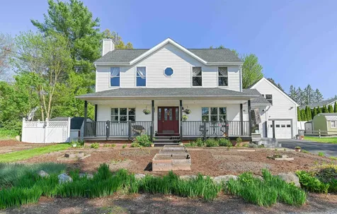 27 Elmer Avenue Hooksett NH 03106