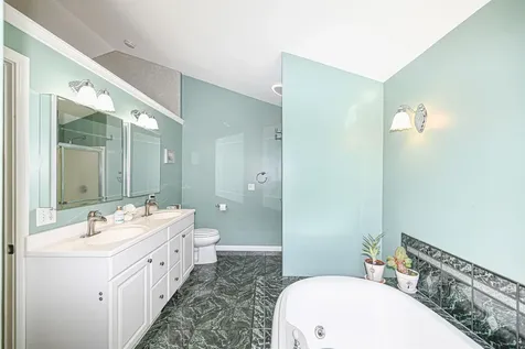 27 Elmer Avenue Hooksett NH 03106