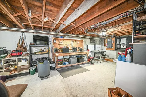 27 Elmer Avenue Hooksett NH 03106