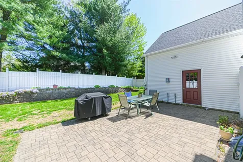 27 Elmer Avenue Hooksett NH 03106