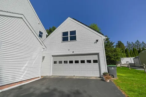27 Elmer Avenue Hooksett NH 03106