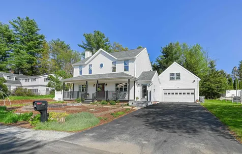 27 Elmer Avenue Hooksett NH 03106