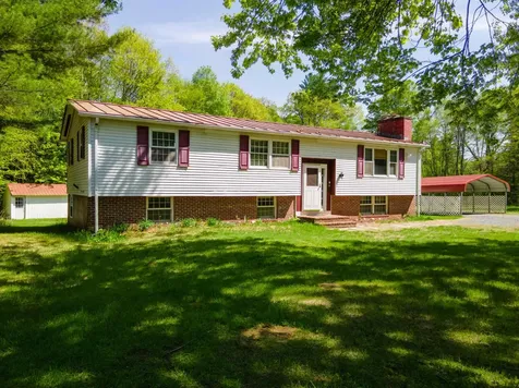 4729 Us Route 5 S Weathersfield VT 05151