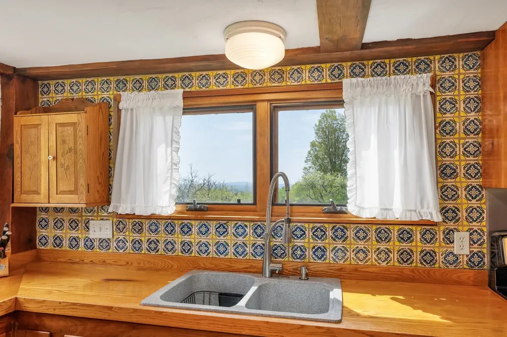 39 Sunset Hill Road Canterbury NH 03224