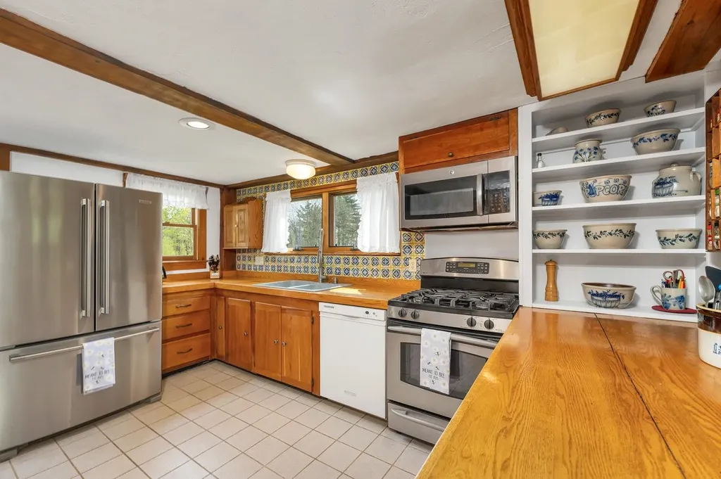 39 Sunset Hill Road Canterbury NH 03224