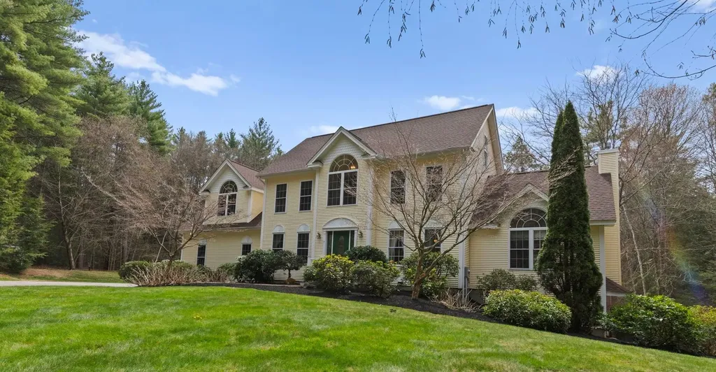 7 Oxbow Farm Road Stratham NH 03885