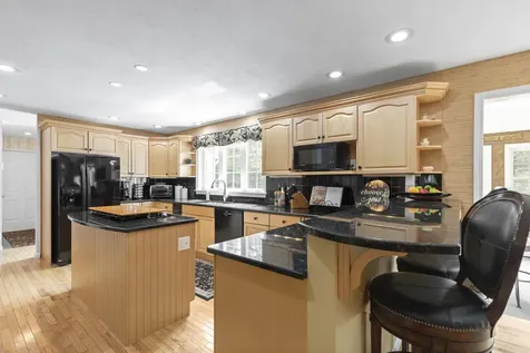 7 Oxbow Farm Road Stratham NH 03885