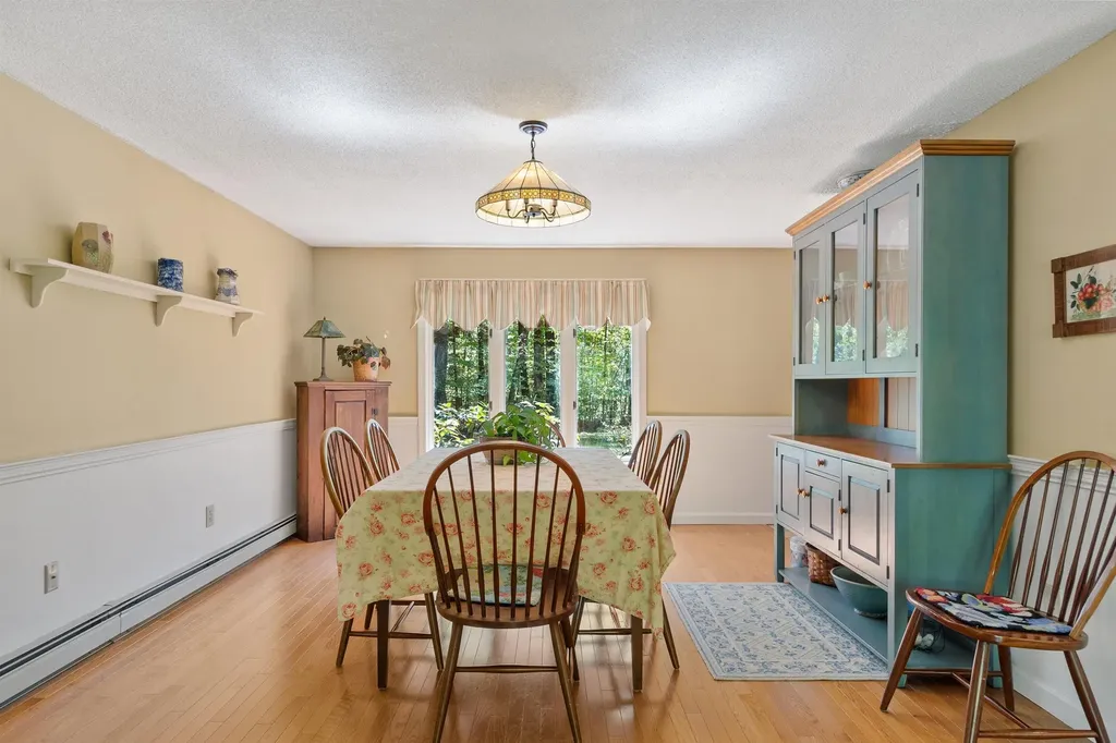 10 Moss Lane Madbury NH 03823